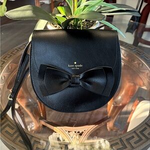 ♠️♠️KATE SPADE VANDERBILT PLACE TEGAN BOW BLACK LEATHER CROSSBODY BAG!♠️♠️